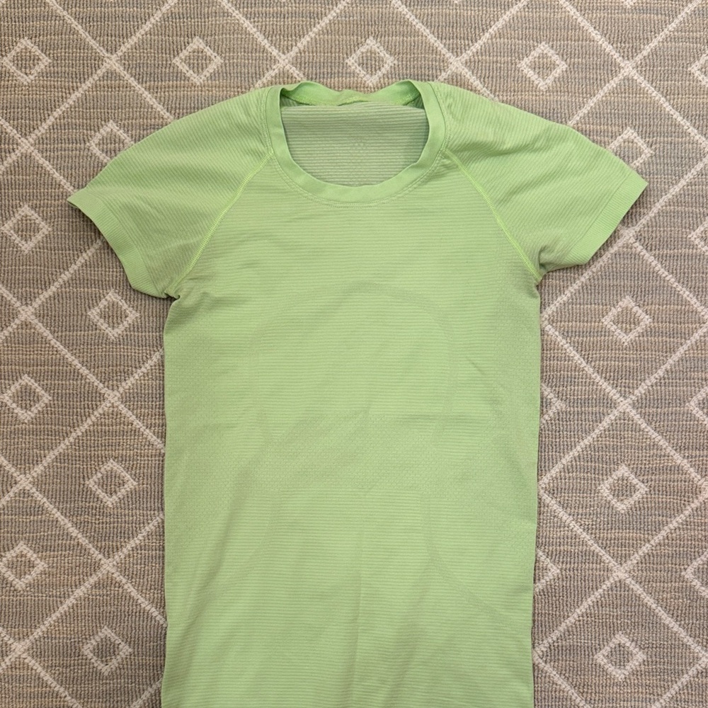 lululemon athletica Light Green Short Sleeve Tee